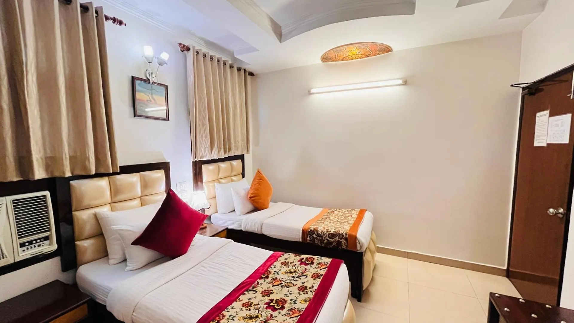 Hotel Paras - Karol Bagh Delhi