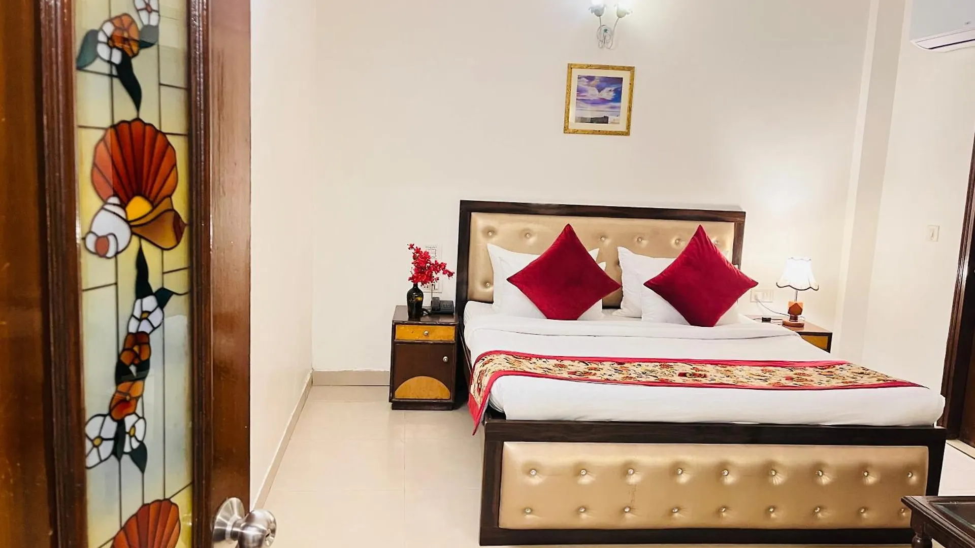 Hotel Paras - Karol Bagh Delhi