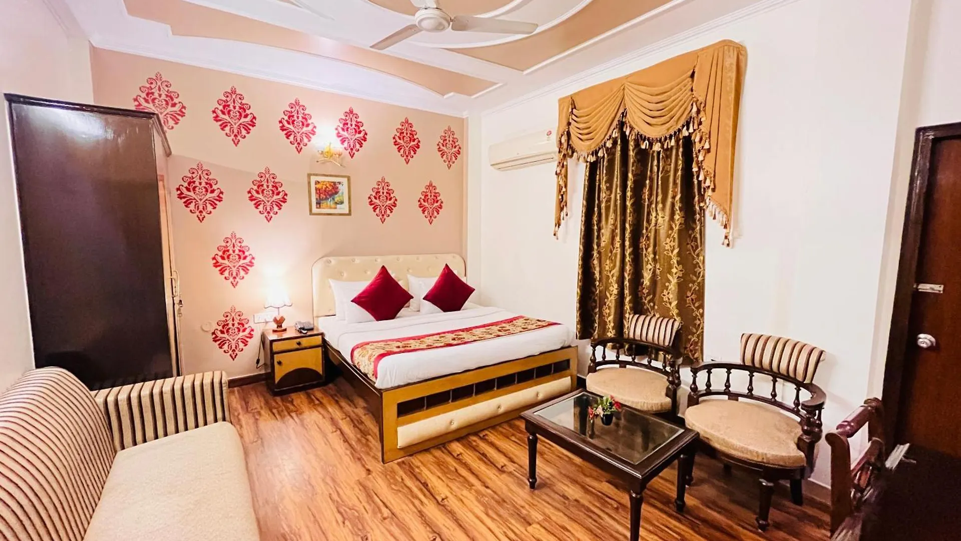 Hotel Paras - Karol Bagh Delhi