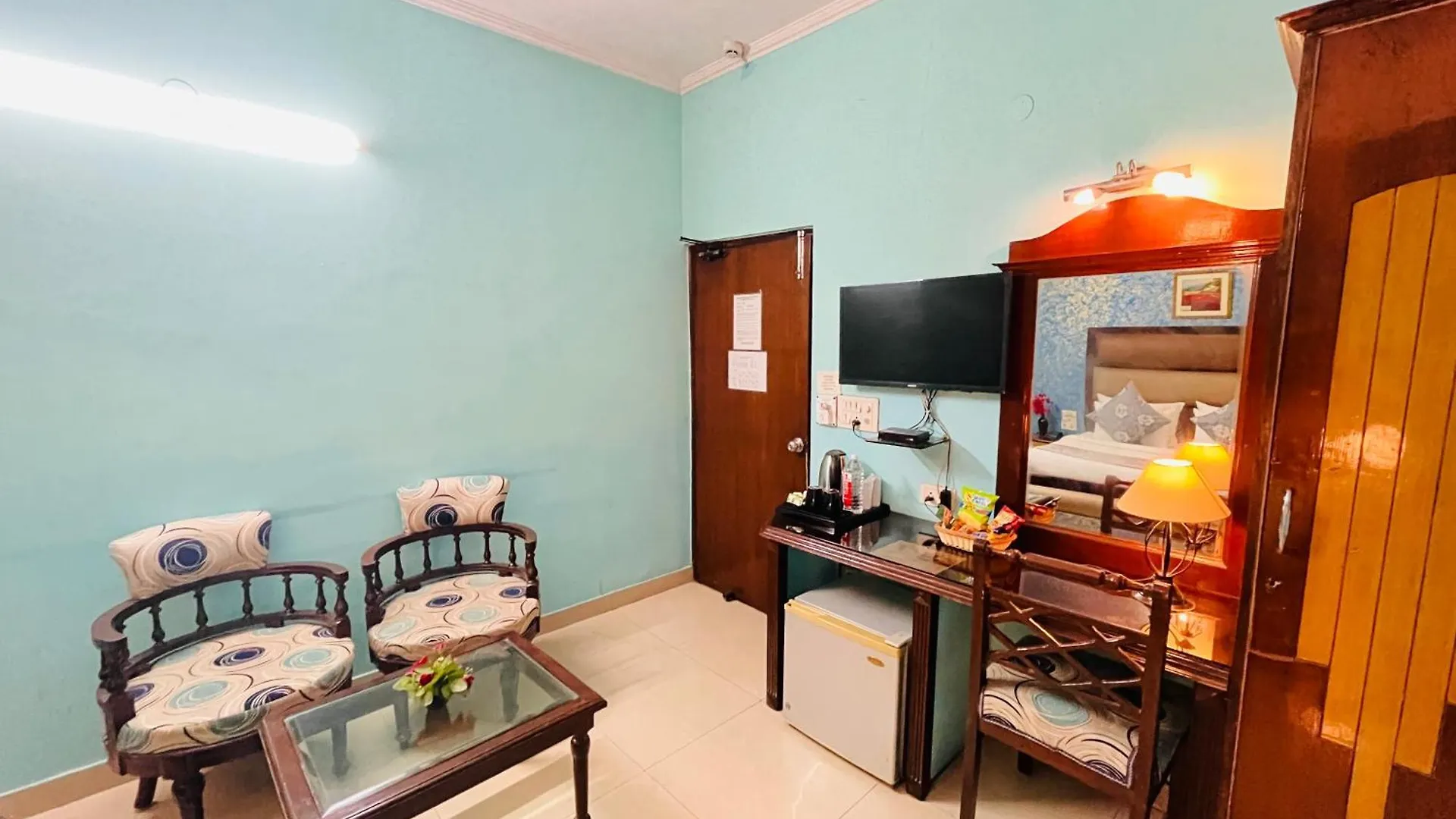 Hotel Paras - Karol Bagh Delhi