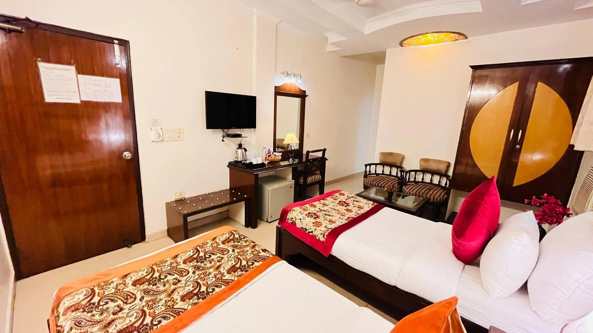 Hotel Paras - Karol Bagh Delhi