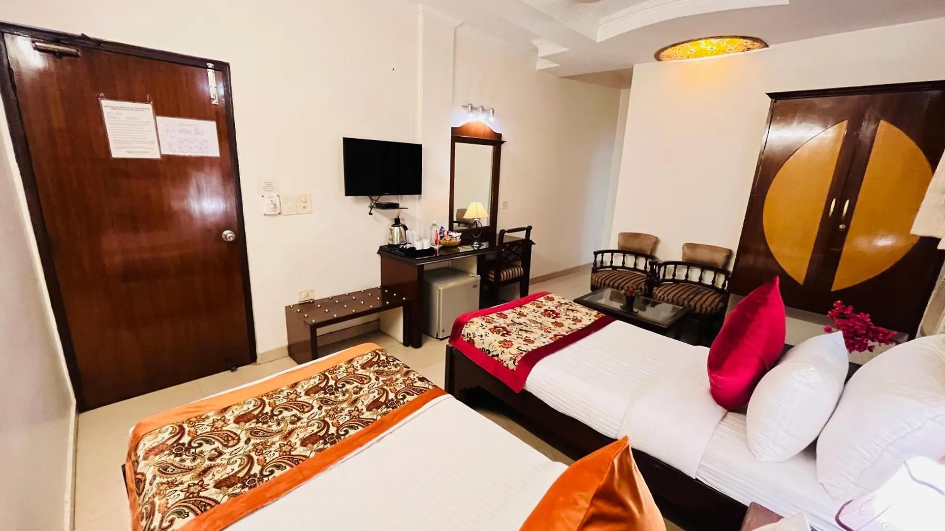 Hotel Paras - Karol Bagh Delhi