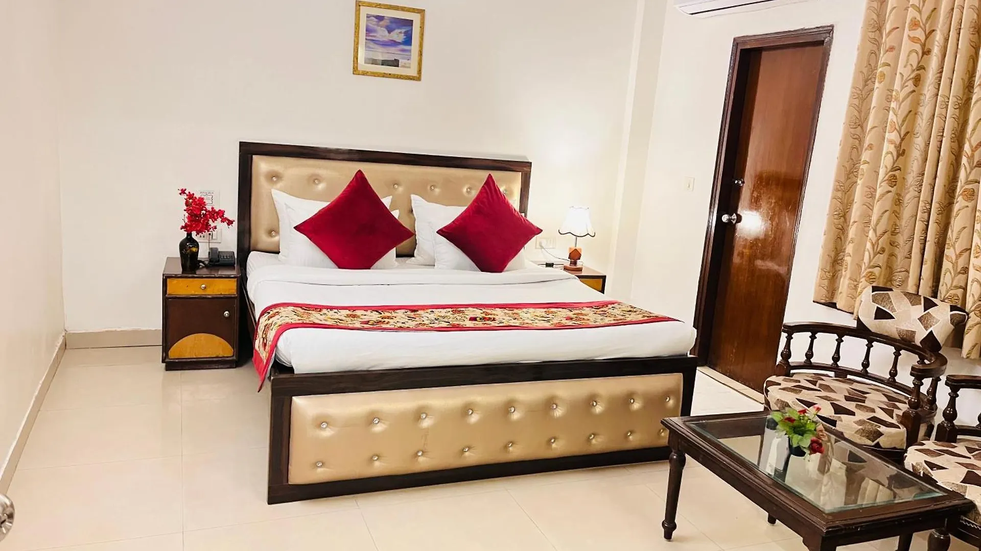 Hotel Paras - Karol Bagh Delhi