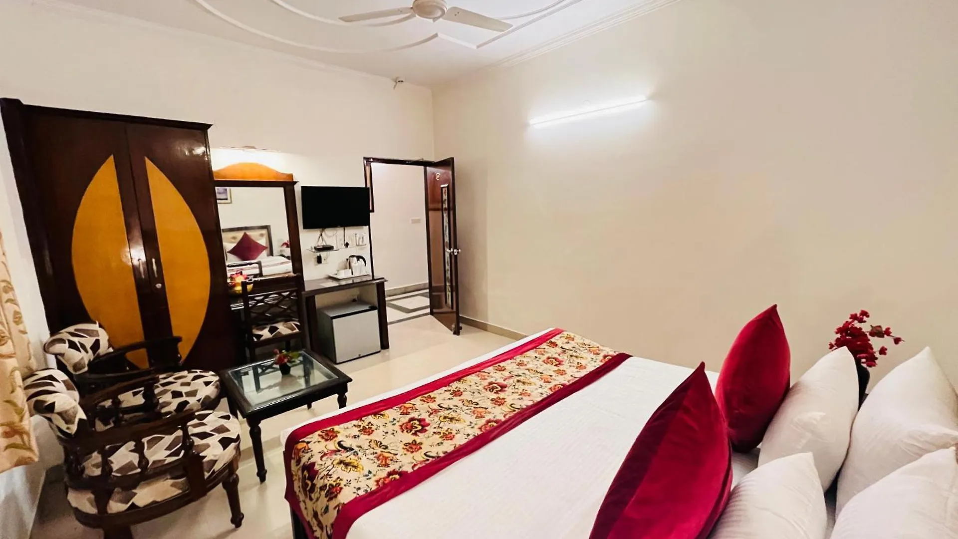 Hotel Paras - Karol Bagh Delhi  Delhi (National Capital Territory of India)