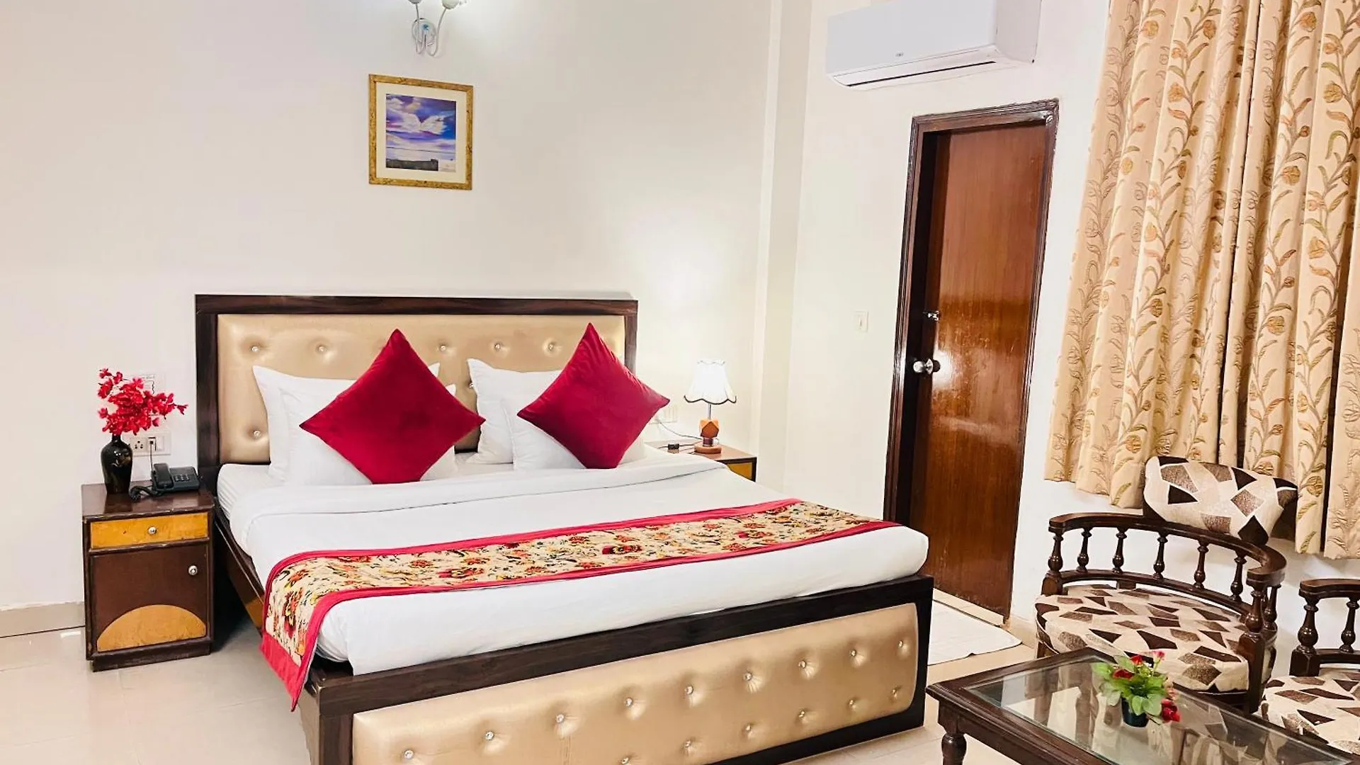 Hotel Paras - Karol Bagh Delhi India
