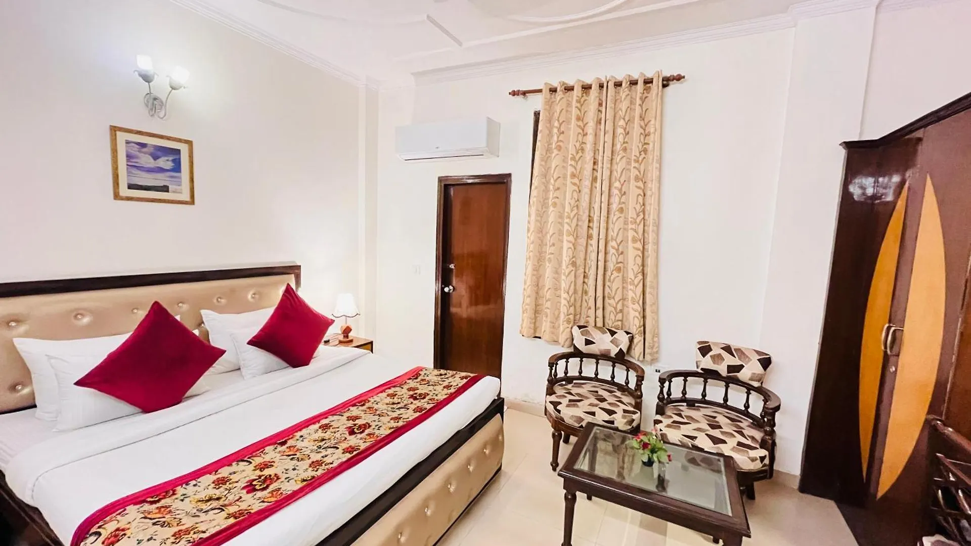 ***  Hotel Paras - Karol Bagh Delhi India